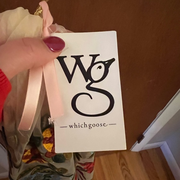 Colorful Embroidered Floral Veil - Picture 3 of 6